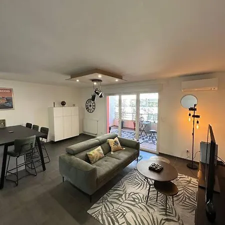 Apartment F3 - Standing, Idealement Situe